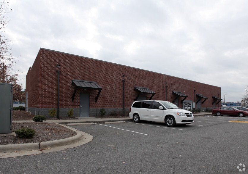 2123 Atlantic Ave, Raleigh, NC à louer - Photo du bâtiment - Image 3 de 3