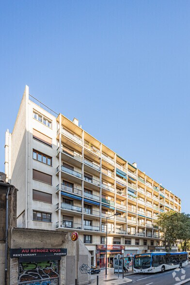 Bureau dans Marseille à louer - Photo du bâtiment - Image 2 de 2