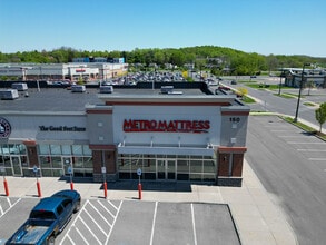 120 Township Blvd, Camillus, NY à louer Photo intérieure- Image 2 de 3