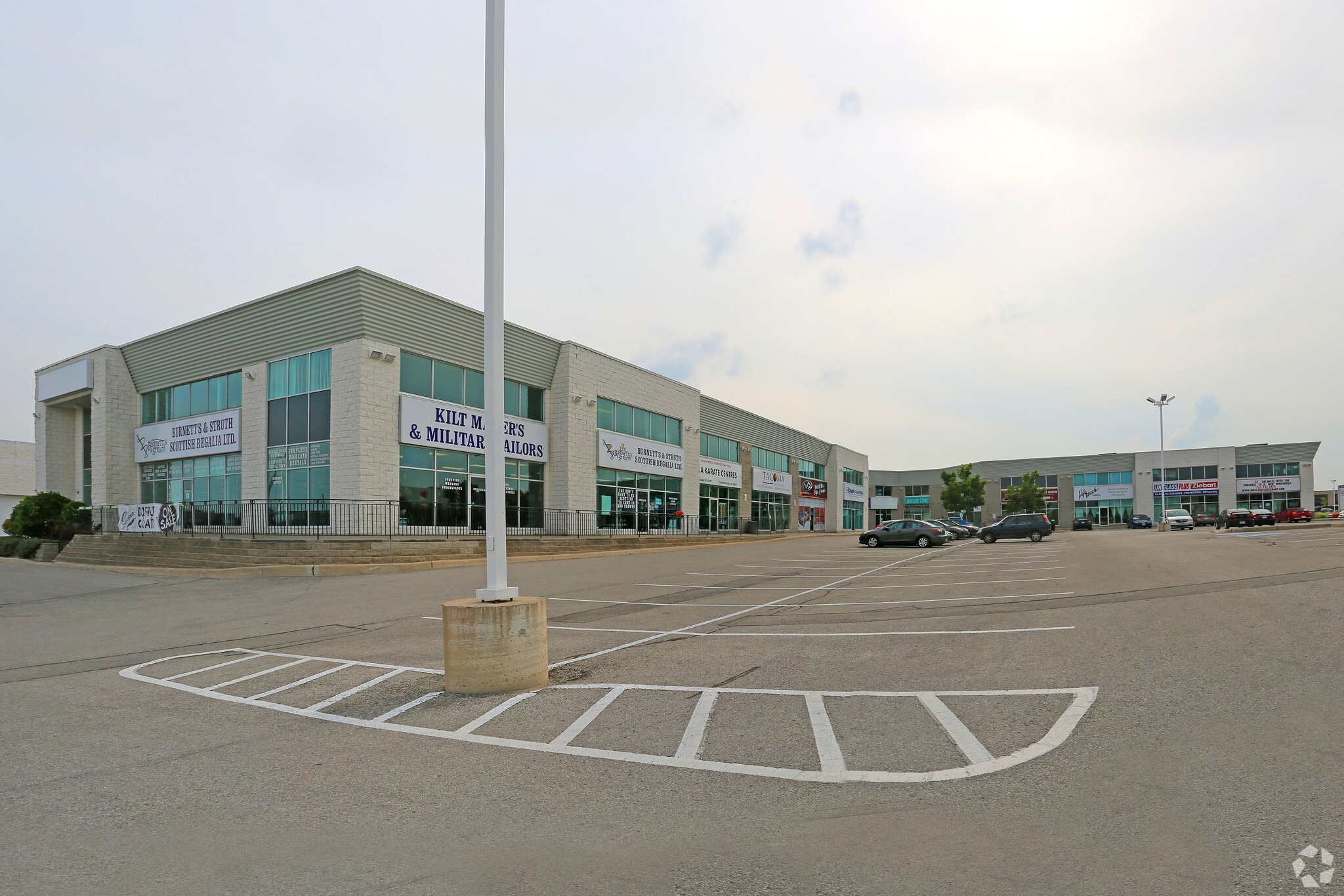 570 Bryne Dr, Barrie, ON for lease Primary Photo- Image 1 of 15