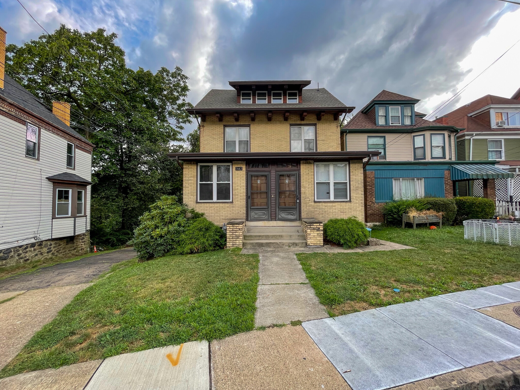 1663 Suburban Ave, Pittsburgh, PA for sale Primary Photo- Image 1 of 11