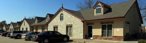 8596 E 101st St, Tulsa, OK à louer - Photo du bâtiment - Image 2 de 7