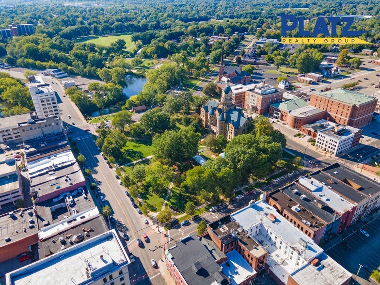 144 N Park Ave, Warren, OH à louer - Photo du bâtiment - Image 3 de 9