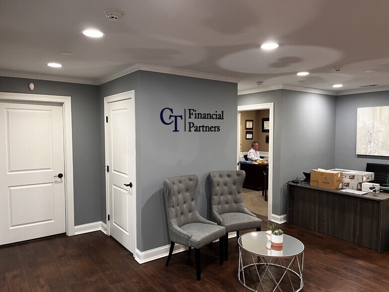 447 Naubuc Ave, Glastonbury, CT à vendre - Photo intérieure - Image 3 de 8