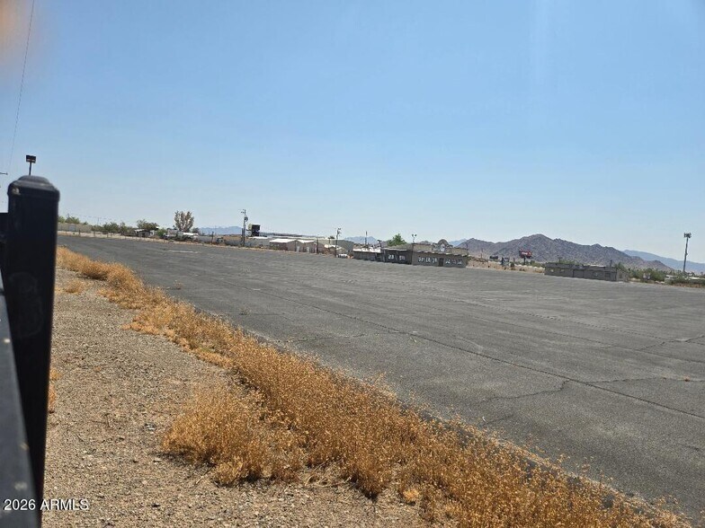 135 Ironwood rd, Quartzsite, AZ à vendre - Photo du bâtiment - Image 3 de 8