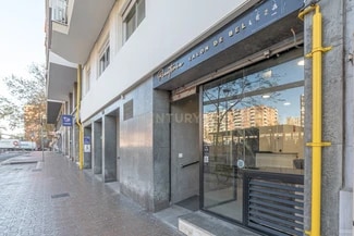 Plus de détails pour Multi-résidentiel à vendre