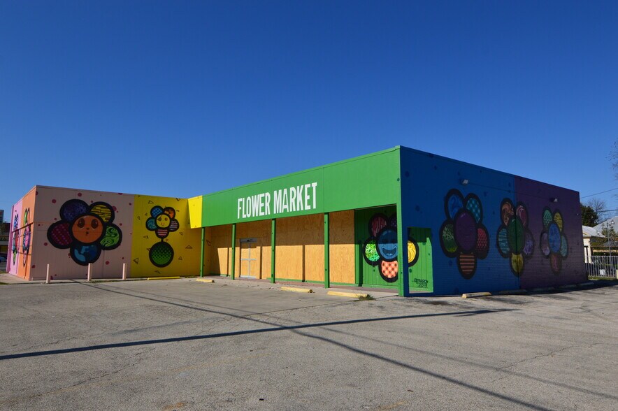 1811 W Commerce St, San Antonio, TX à louer - Photo du bâtiment - Image 2 de 2