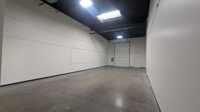 3414 S 48th St, Phoenix, AZ for lease Interior Photo- Image 2 of 5