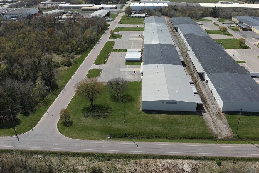 1940 Jefferson St, Wisconsin Rapids, WI for lease - Building Photo - Image 2 of 14