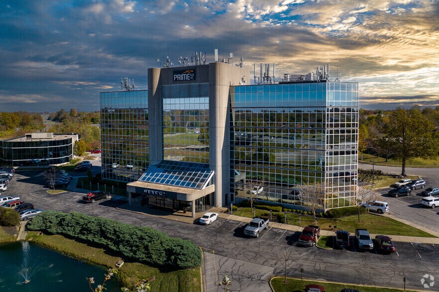651 Perimeter Dr, Lexington, KY à louer - Photo du bâtiment - Image 1 de 23