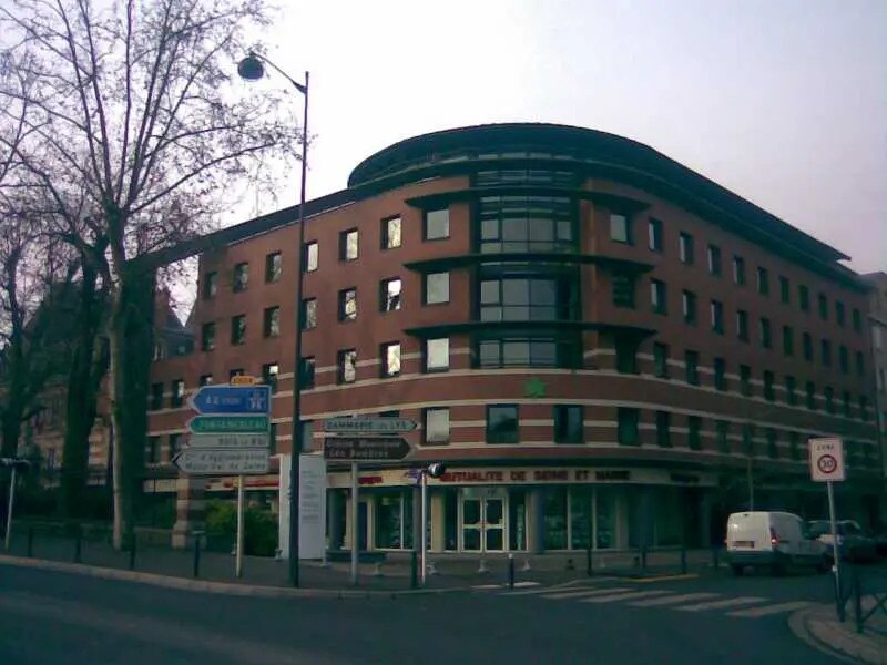 Bureau dans Melun à louer Photo du bâtiment- Image 1 de 10