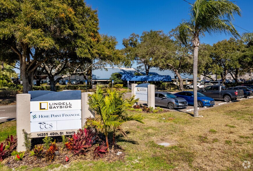14450 N 46th St, Clearwater, FL à louer - Photo du bâtiment - Image 3 de 31