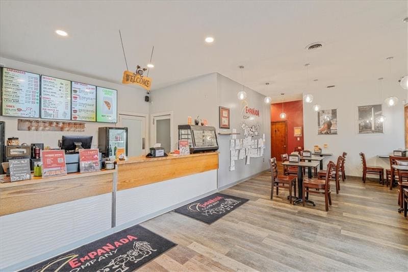 3058 Washington Pike, Bridgeville, PA for sale - Interior Photo - Image 3 of 33