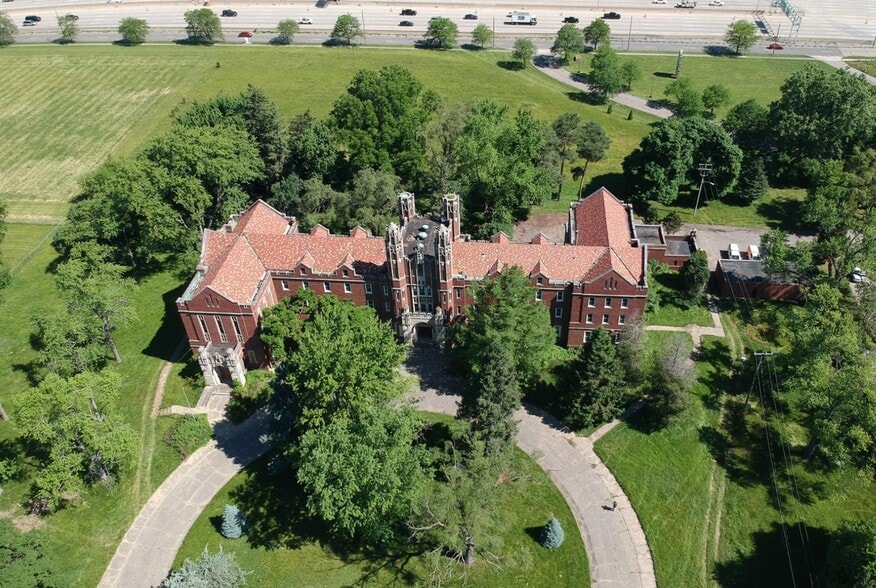 23300 W Davison St, Detroit, MI for lease - Building Photo - Image 2 of 6