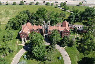 23300 W Davison St, Detroit, MI for lease Building Photo- Image 2 of 6