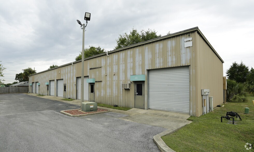 3960 W Navy Blvd, Pensacola, FL à louer - Photo principale - Image 3 de 13