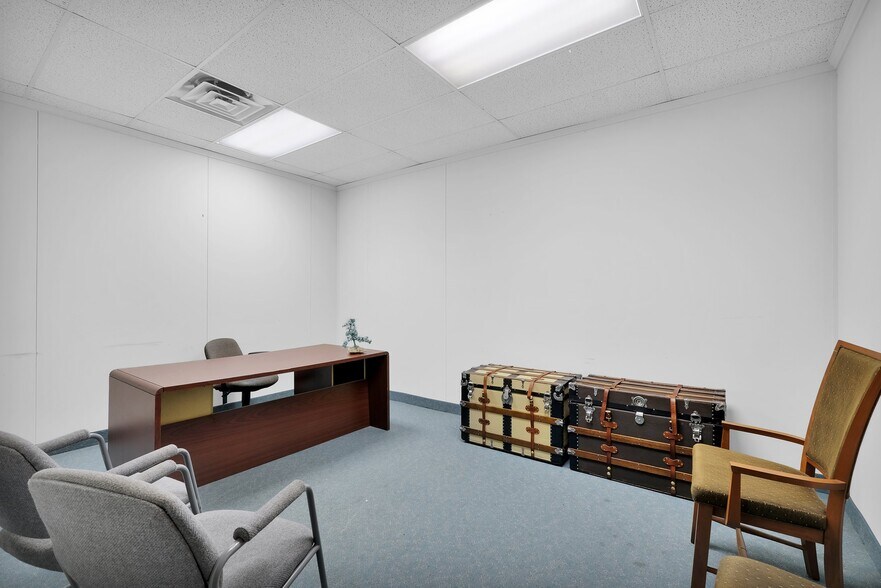 4613 Philips Hwy, Jacksonville, FL à louer - Photo intérieure - Image 3 de 14