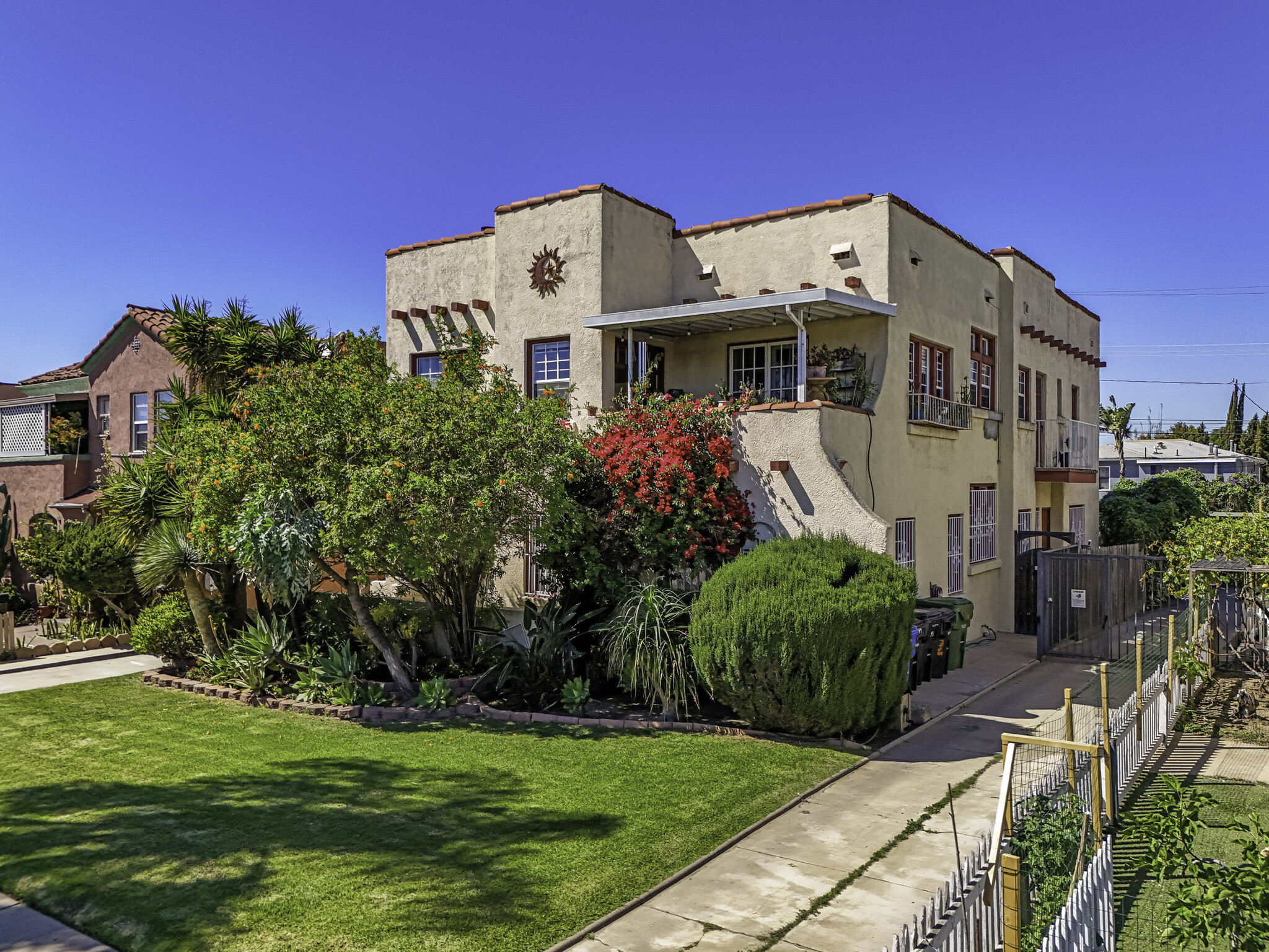 1945 S Bronson Ave, Los Angeles, CA for sale Primary Photo- Image 1 of 15