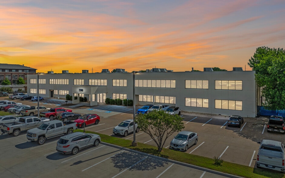 2300 State Highway 121, Euless, TX for sale - Building Photo - Image 3 of 6