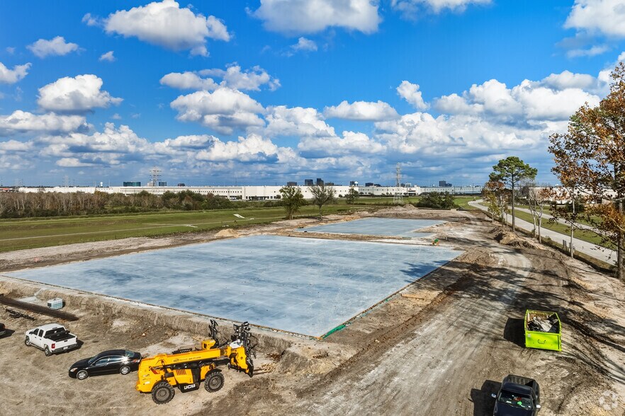 830 Fallbrook Dr, Houston, TX for sale - Primary Photo - Image 1 of 2