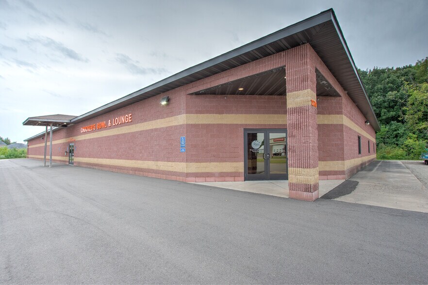 1270 W 3rd St, Rush City, MN à vendre - Photo du bâtiment - Image 3 de 50