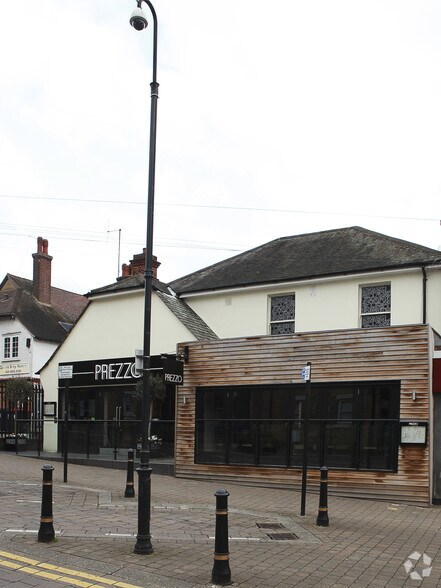63 Queens Rd, Buckhurst Hill à louer - Photo du bâtiment - Image 3 de 8