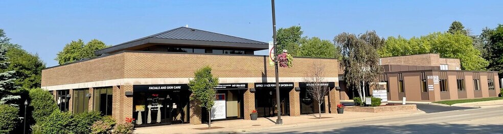 224 S Milwaukee Ave, Wheeling, IL à vendre - Photo du bâtiment - Image 2 de 27