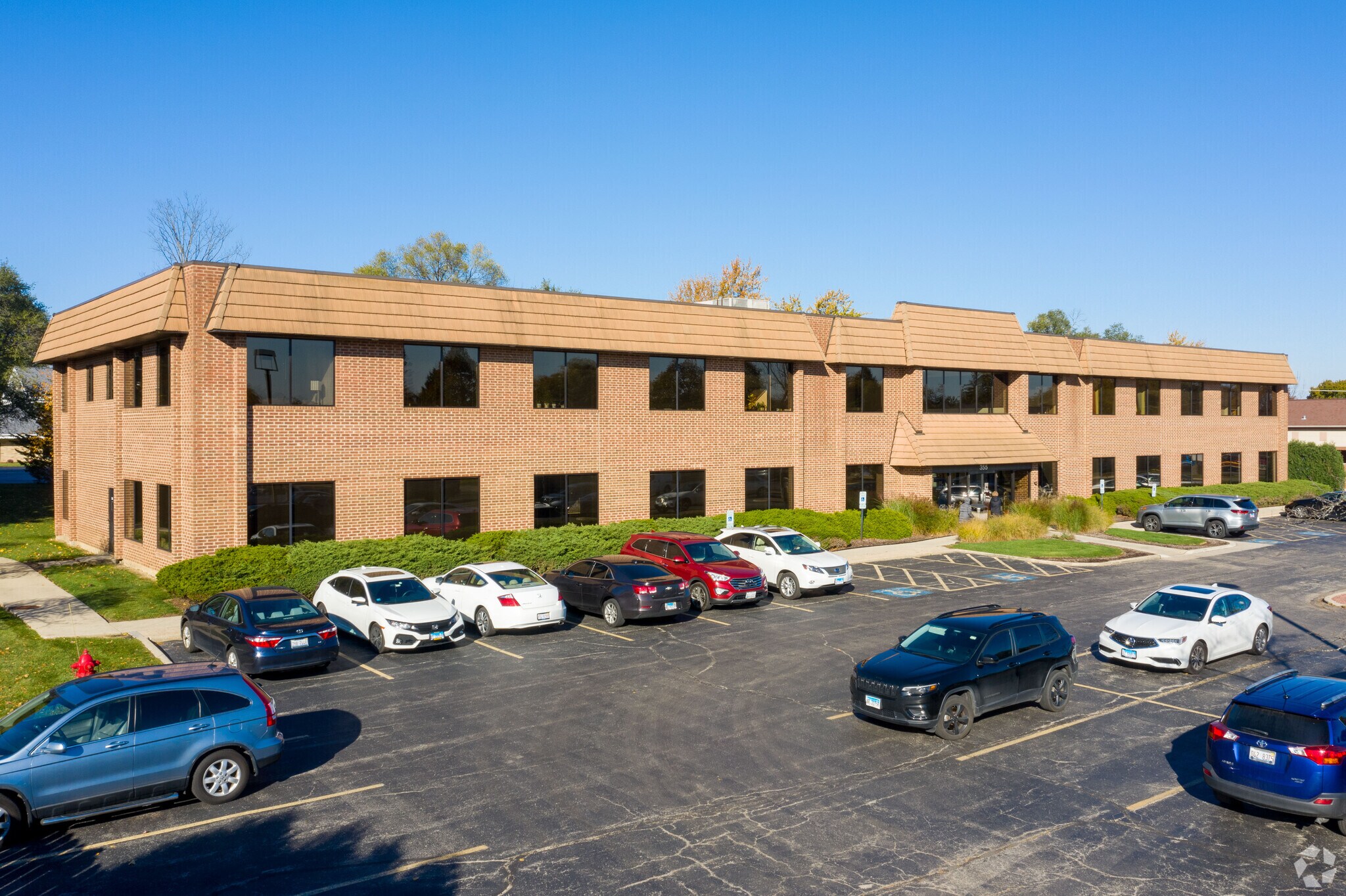 355 W Dundee Rd, Buffalo Grove, IL à louer Photo du bâtiment- Image 1 de 13