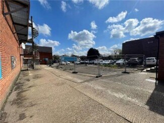 Plus de détails pour 21 Plough Rd, Yateley - Terrain à vendre