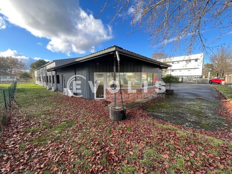 Bureau dans Gradignan à louer - Photo du bâtiment - Image 2 de 13