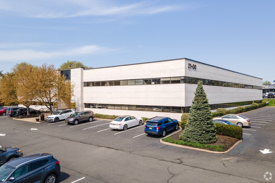 21-00 State Route 208, Fair Lawn, NJ for lease - Building Photo - Image 2 of 7