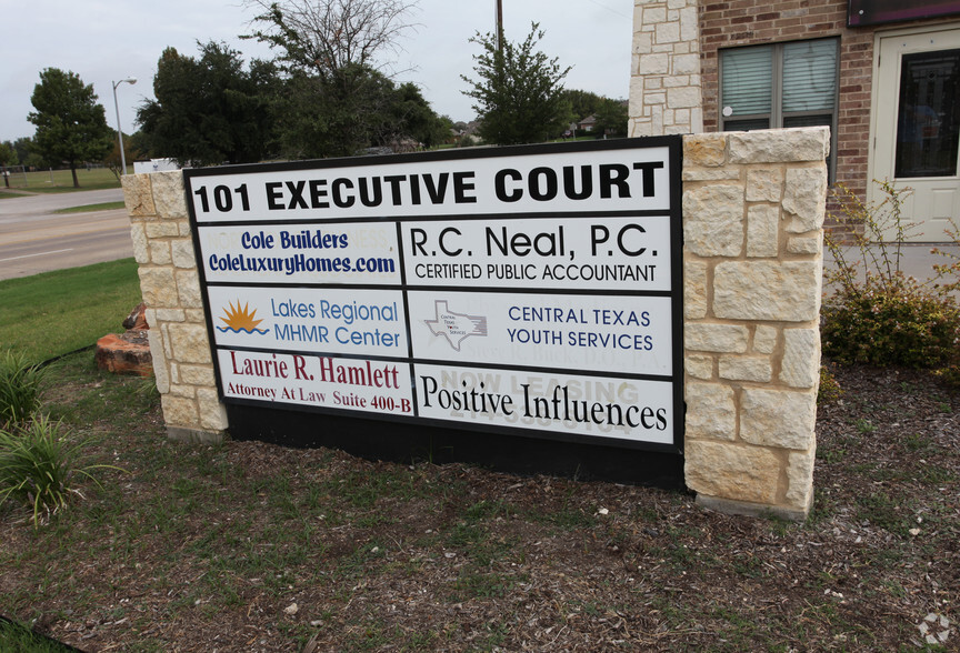 101 Executive Ct, Waxahachie, TX for sale - Building Photo - Image 3 of 21