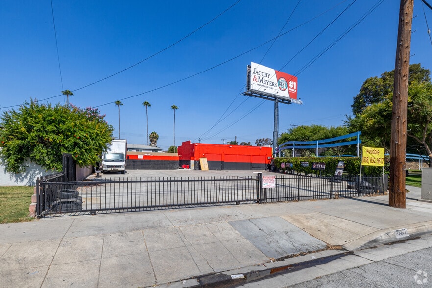 17207 Clark Ave, Bellflower, CA à vendre - Photo principale - Image 1 de 10