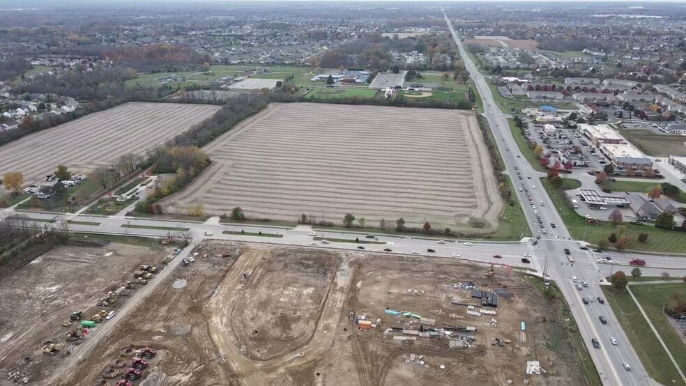 17584 Hazel Dell Road, Noblesville, IN à vendre - Vidéo sur l’inscription commerciale - Image 2 de 4