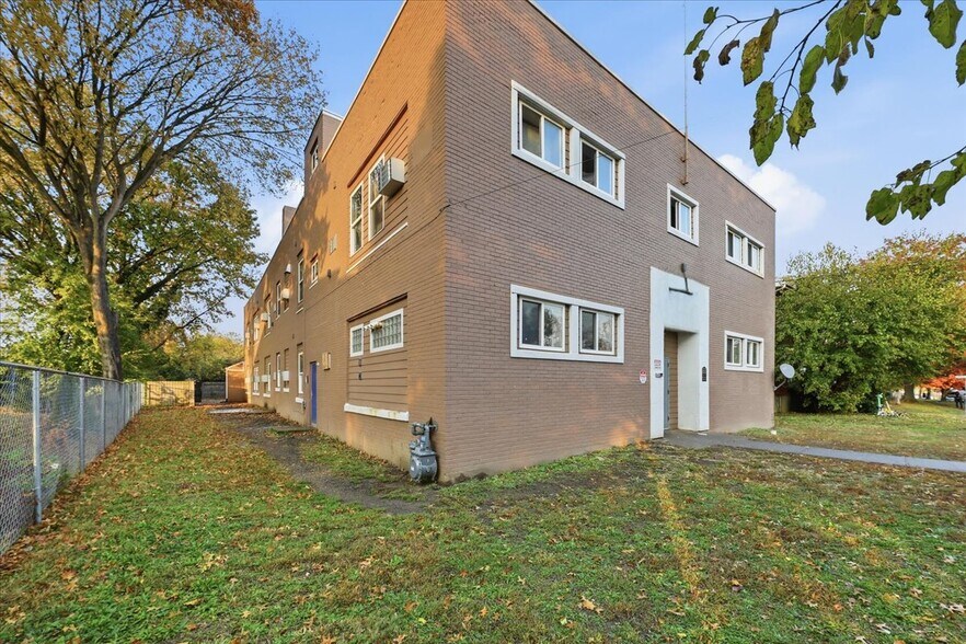 1636 Summit Rd, Cincinnati, OH à vendre - Photo du bâtiment - Image 3 de 15