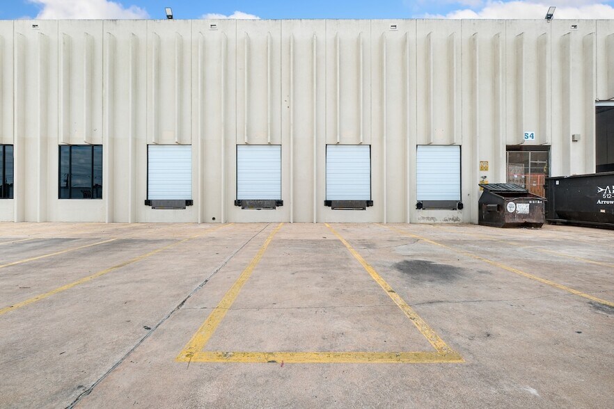 12317 Technology Blvd, Austin, TX à louer - Photo du bâtiment - Image 3 de 13