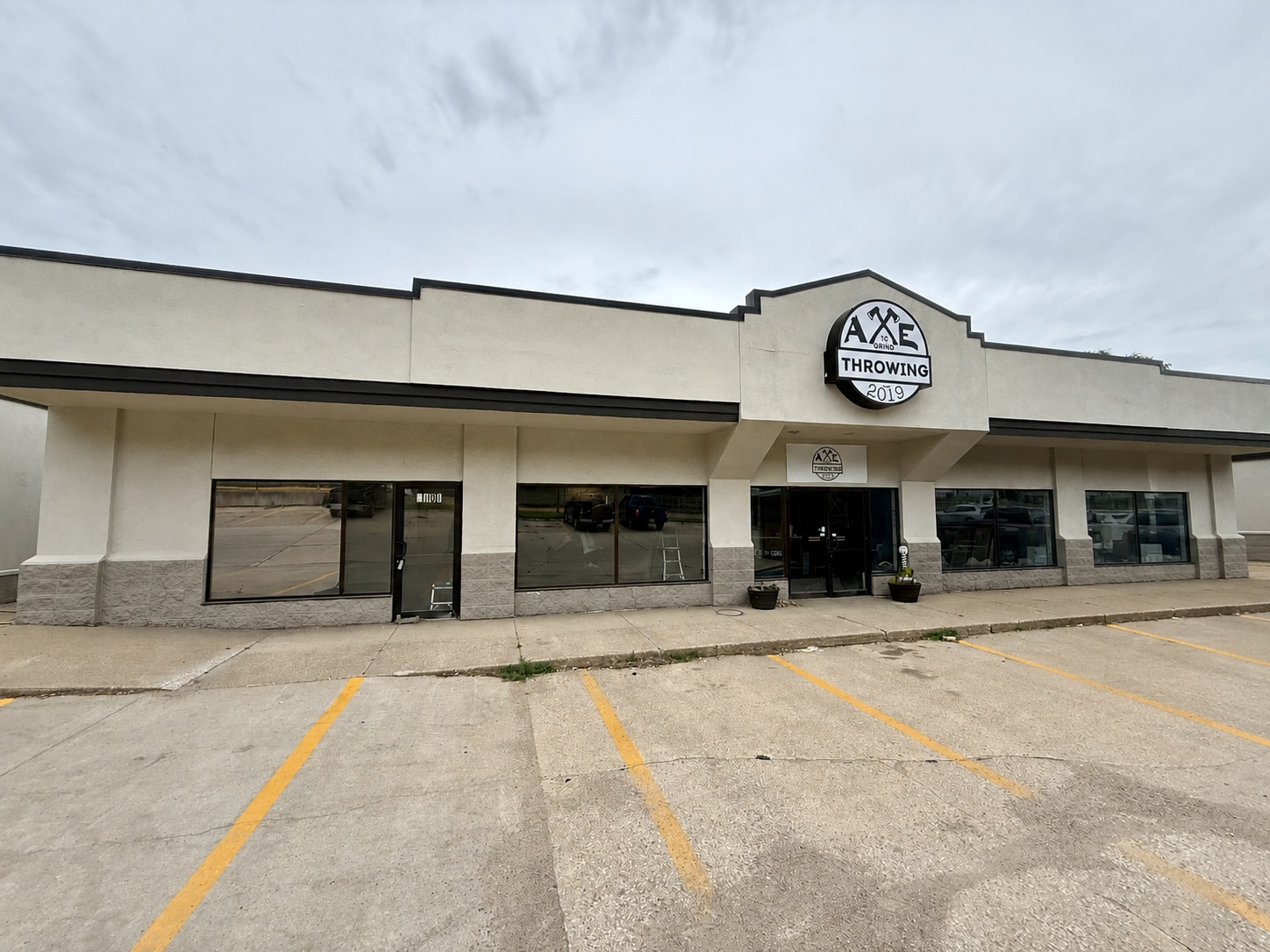 2101 Hamilton Blvd, Sioux City, IA for lease Building Photo- Image 1 of 2