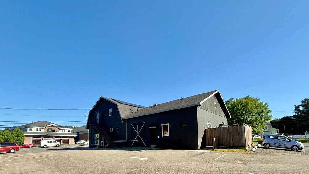 1574 Post Rd, Wells, ME à vendre - Photo du bâtiment - Image 2 de 15