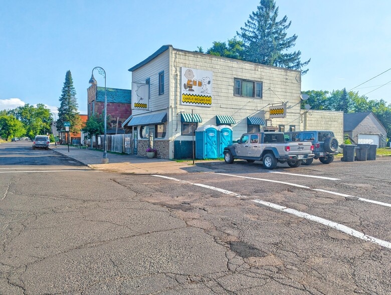 1828 Iowa Ave, Superior, WI for sale - Building Photo - Image 2 of 12