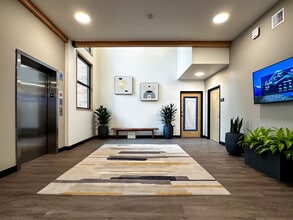 8101 SW Nyberg St, Tualatin, OR for lease Interior Photo- Image 2 of 3