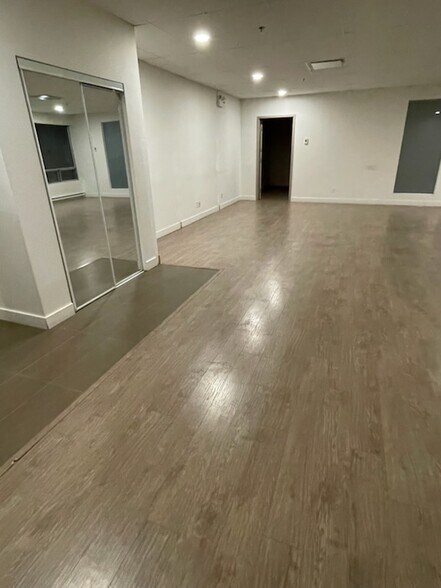 250 Av Dunbar, Mont-Royal, QC à louer - Photo intérieure - Image 2 de 7