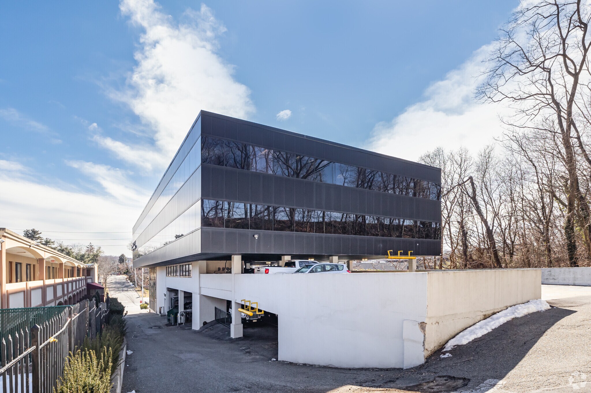 1165 Northern Blvd, Manhasset, NY for lease Building Photo- Image 1 of 15