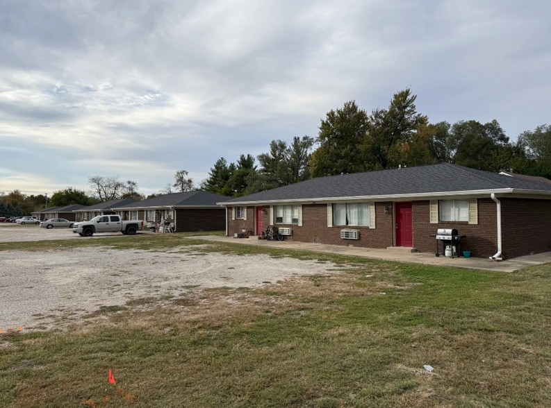 3300 E Haythorne Ave, Terre Haute, IN à vendre - Photo du bâtiment - Image 2 de 4