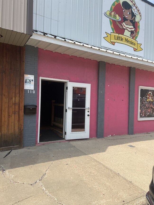 Plus de détails pour 110 N Wind St, Flandreau, SD - Commerce de détail à vendre