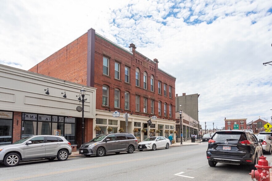 35-45 Main St, Hudson, MA à louer - Photo du bâtiment - Image 2 de 6