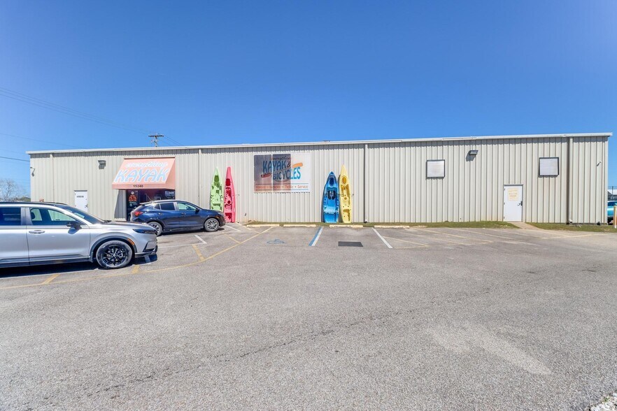 15240 Creosote Rd, Gulfport, MS à vendre - Photo du bâtiment - Image 1 de 34