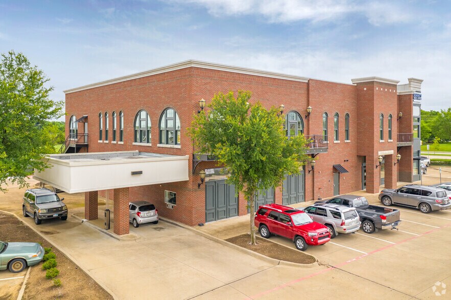 1831 E Broad St, Mansfield, TX à louer - Photo du bâtiment - Image 2 de 5