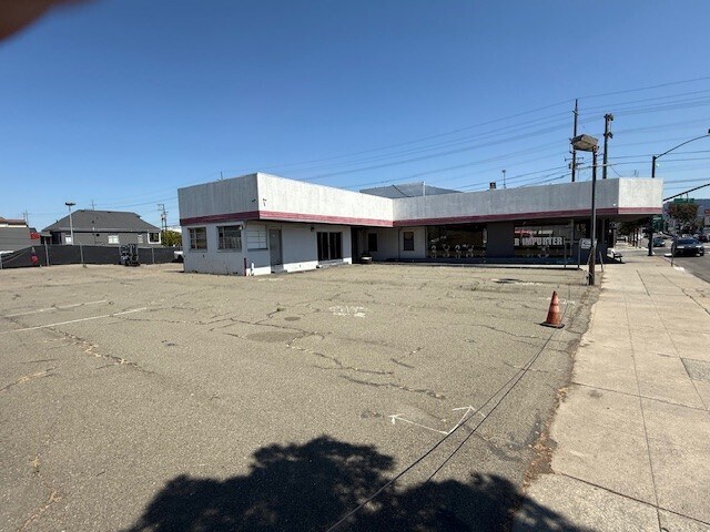 1825 Park St, Alameda, CA à vendre - Photo du bâtiment - Image 3 de 9