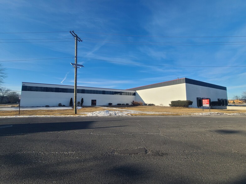 299 Murray Hill Pky, East Rutherford, NJ for lease - Building Photo - Image 1 of 12