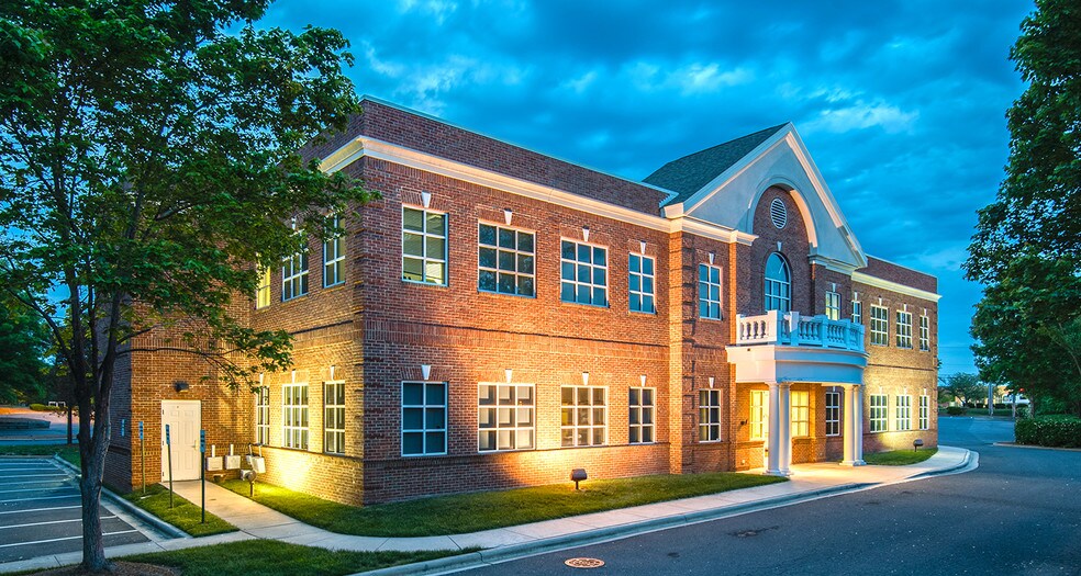 10370 Park Rd Ex, Charlotte, NC à louer - Photo du bâtiment - Image 2 de 6